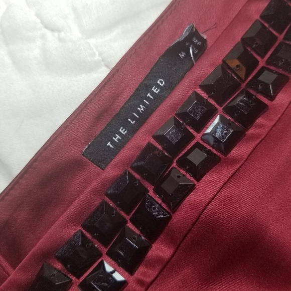 The limited v-neck camisole-fitted top with beaded neckline - Picture 3 of 10